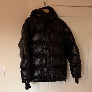 TNA The Super Puff Jacket - High Gloss Black